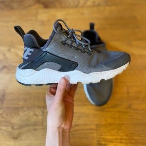 Air Huarache by Nike